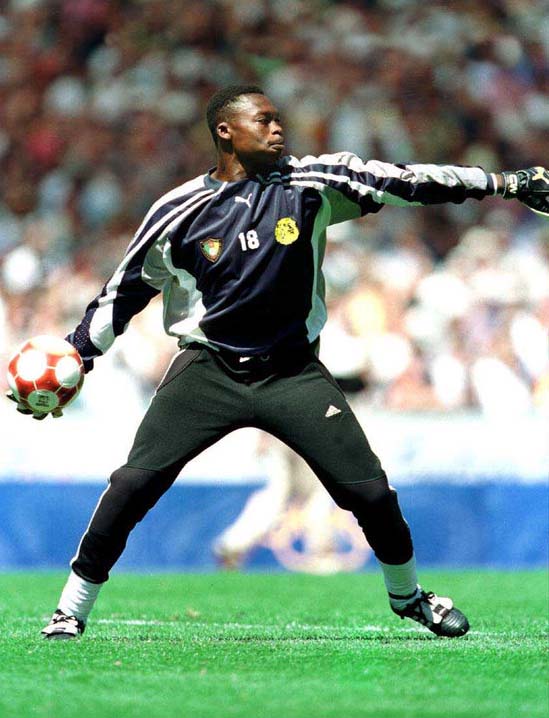 kameni_camroun_2000.jpg